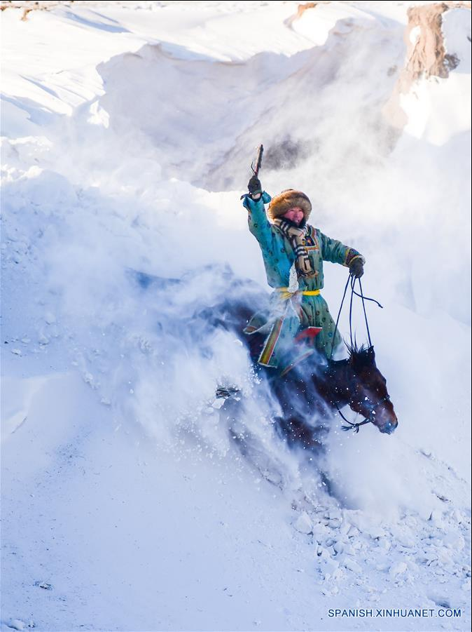 El turismo con temática de nieve atrae a turistas en Xilinhot