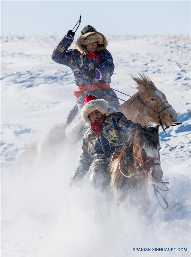 El turismo con temática de nieve atrae a turistas en Xilinhot