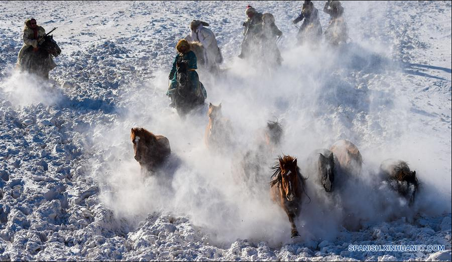 El turismo con temática de nieve atrae a turistas en Xilinhot