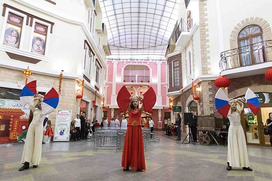 Las ciudades vecinas Heihe y Blagoveshchensk celebran juntas el año nuevo chino