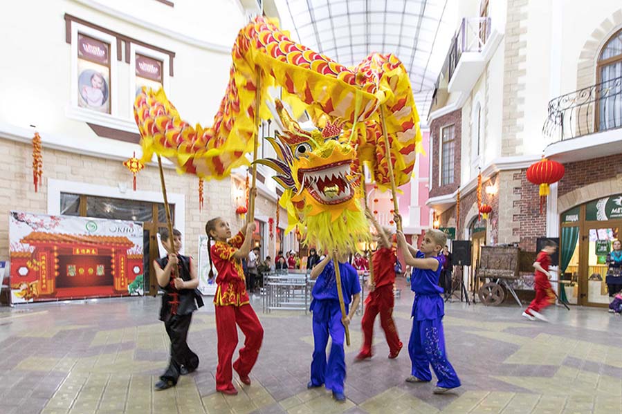 Las ciudades vecinas Heihe y Blagoveshchensk celebran juntas el año nuevo chino