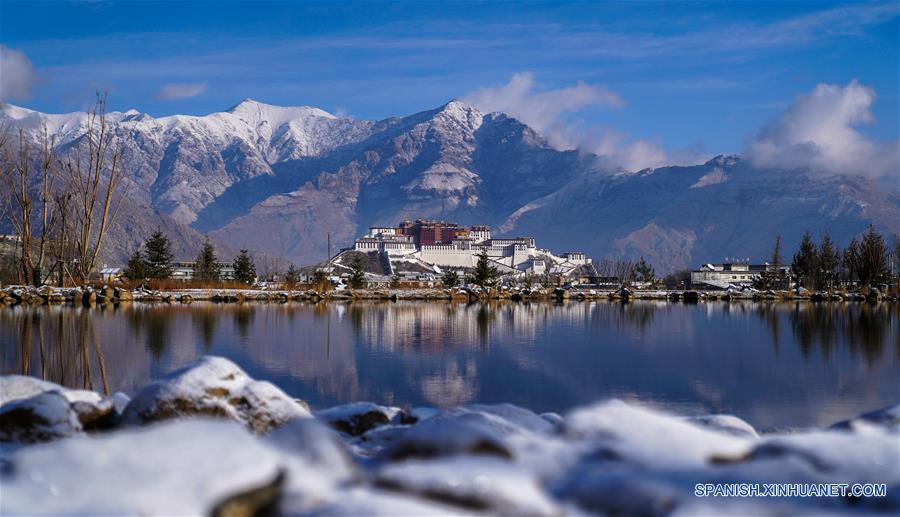 Paisaje nevado de Lhasa