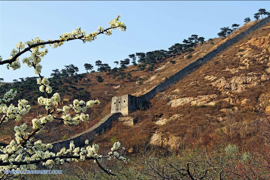 Liaoning: Vista de antigua Gran Muralla en Huludao