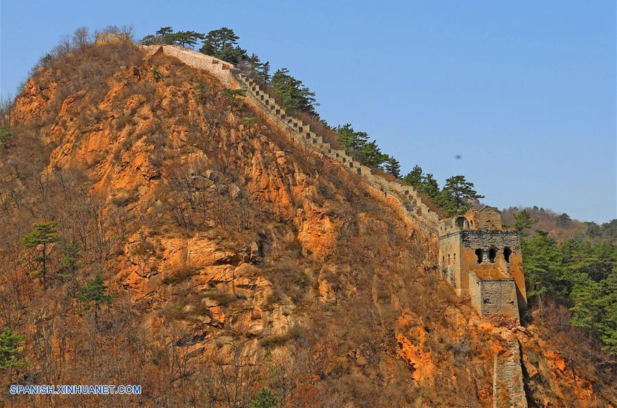 Liaoning: Vista de antigua Gran Muralla en Huludao