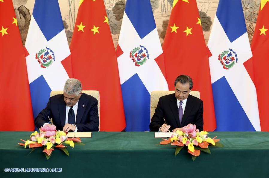 China y la República Dominicana establecen relaciones diplomáticas