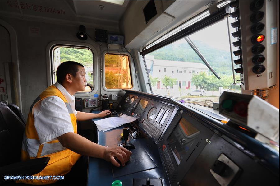 Tren de carga en pruebas parte de Guiyang hacia Fangchenggang