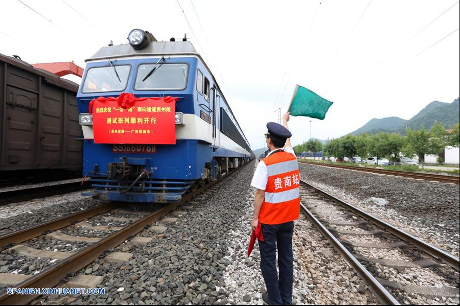 Tren de carga en pruebas parte de Guiyang hacia Fangchenggang