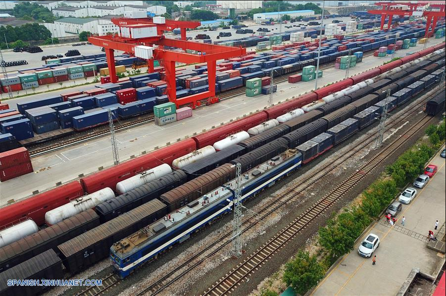 Tren de carga en pruebas parte de Guiyang hacia Fangchenggang