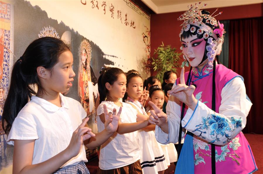 Enseñanza experimental de la ópera tradicional china en el museo de Mei Lanfang