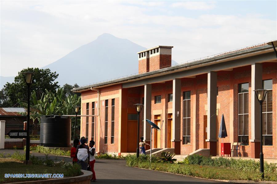 Colegio construido por compañía china juega rol importante en entrenamiento técnico de personas en Ruanda