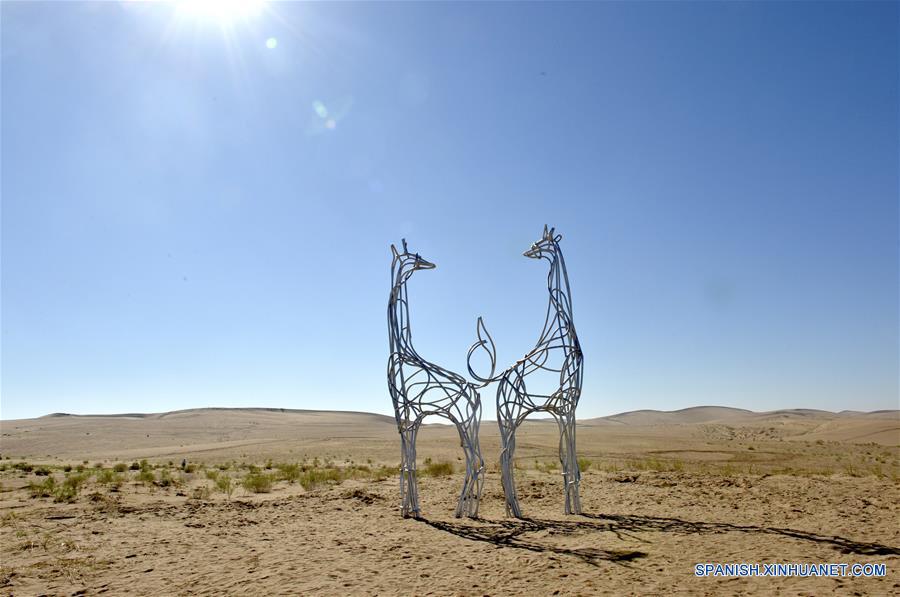 Gansu: Artistas elaboran esculturas basándose en la cultura local para decorar el desierto