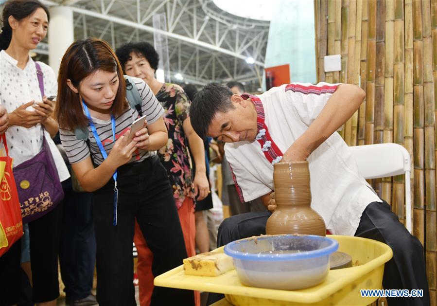 Se celebra la V Exposición sobre la Herencia Cultural Intangible de China en Shandong