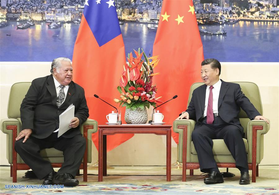 Presidente Xi se reúne con líderes asistentes al Foro Davos de Verano en China