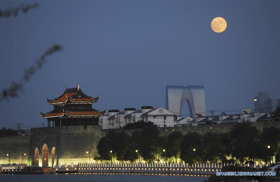 Actividades para celebrar el Festival de Medio Otoño en China