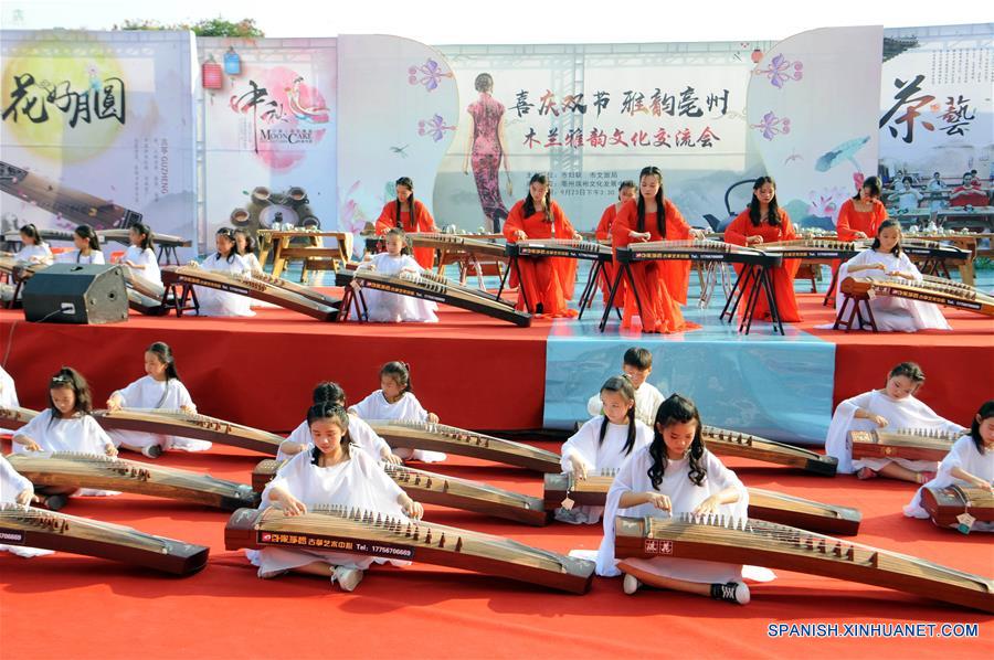 Actividades para celebrar el Festival de Medio Otoño en China