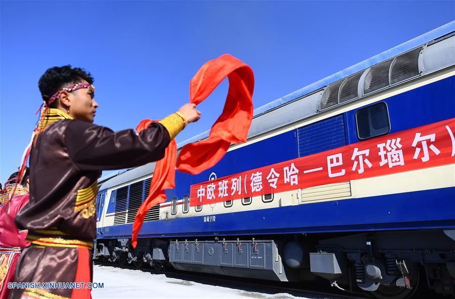 Primer tren de una nueva línea de ferrocarril para transporte de carga China-Europa sale para Barnaul