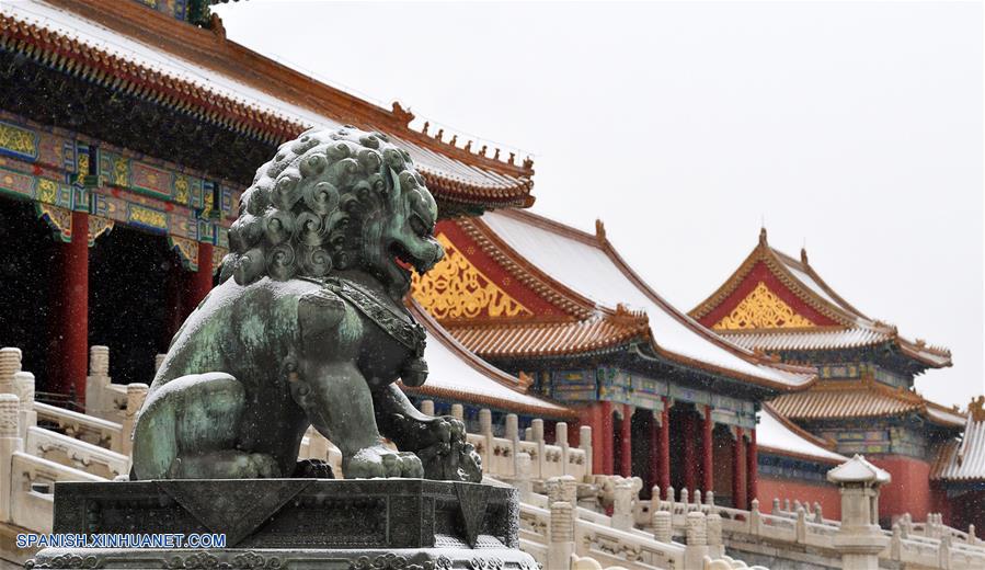 Imágenes de archivo de Museo del Palacio después de una nevada en Beijing