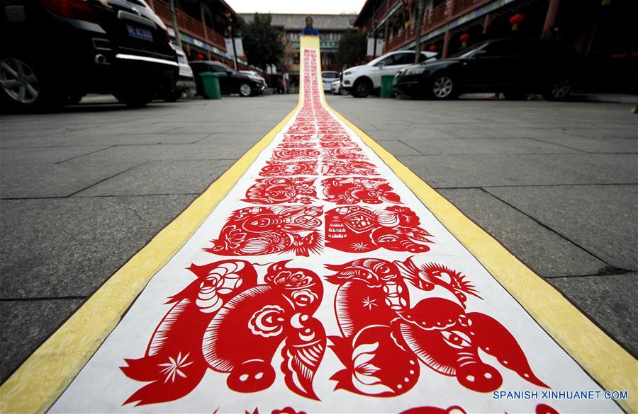 Trabajos de arte de papel cortado con tema de cerdo