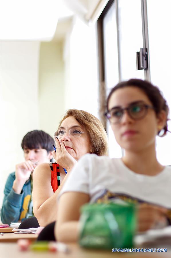 Aprender chino ensancha vida laboral y social de mexicanos