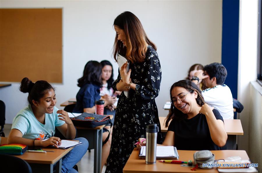 Aprender chino ensancha vida laboral y social de mexicanos