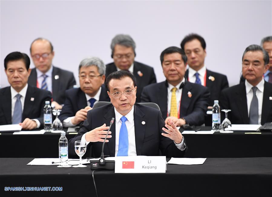 RESUMEN: Li Keqiang propone múltiples medidas para cooperación futura entre China y países de Europa Central y Oriental