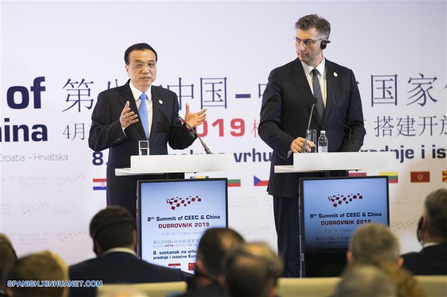 RESUMEN: Li Keqiang propone múltiples medidas para cooperación futura entre China y países de Europa Central y Oriental