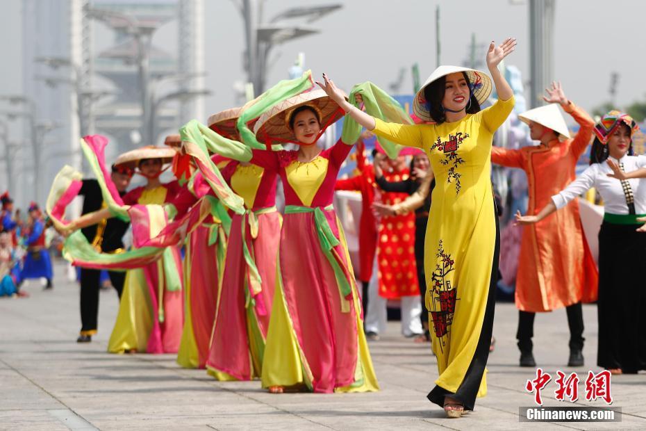 Desfile de Civilización Asiática se inaugura en Beijing