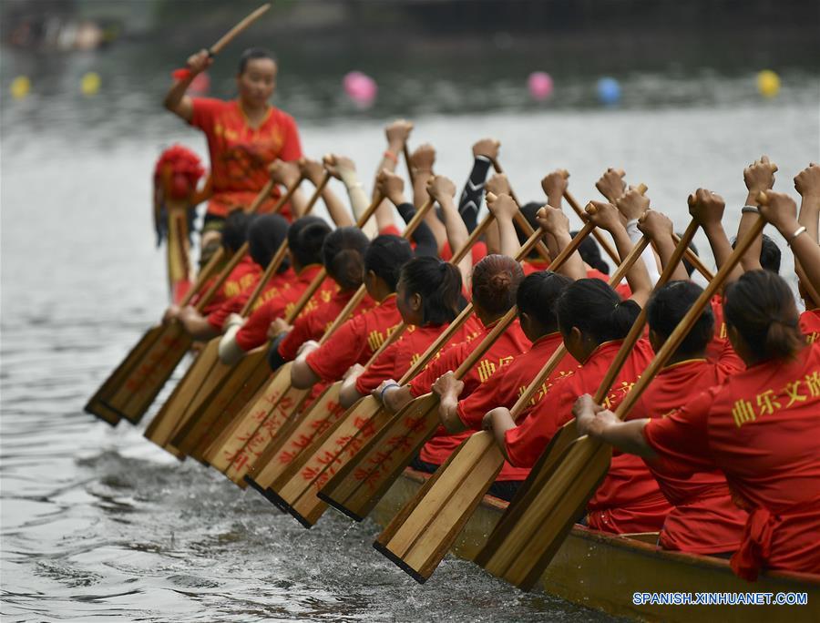 Celebran del Festival del Bote de Dragón en China