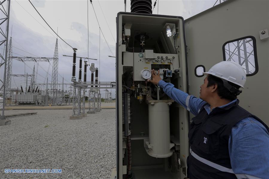 Hidroeléctrica construida por China aporta energía a provincias costeras de Ecuador