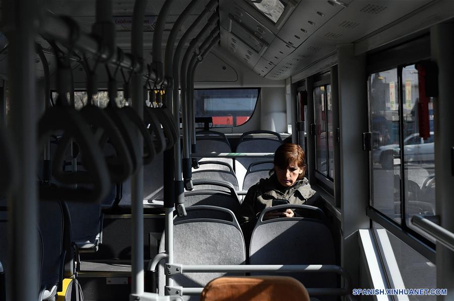 ENTREVISTA: Buses eléctricos chinos dan "radical" cambio a transporte público chileno