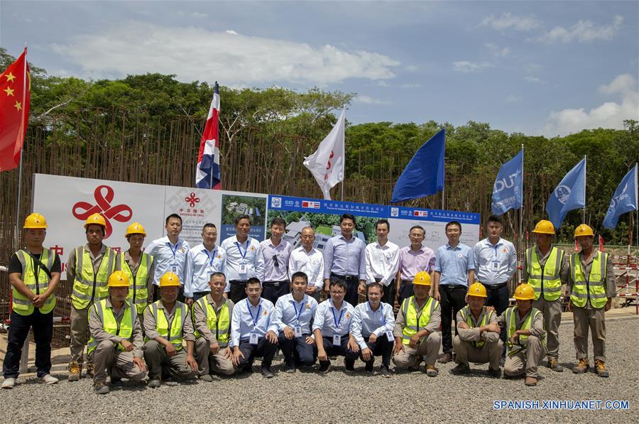 Presidente de Costa Rica inspecciona acueducto donado por China