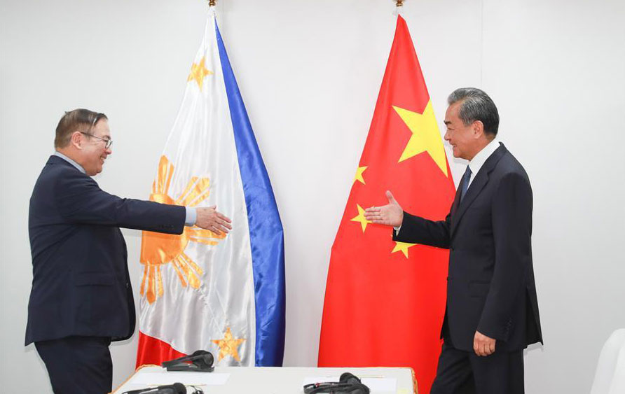 China promete acelerar cooperación bilateral con Filipinas y Camboya 