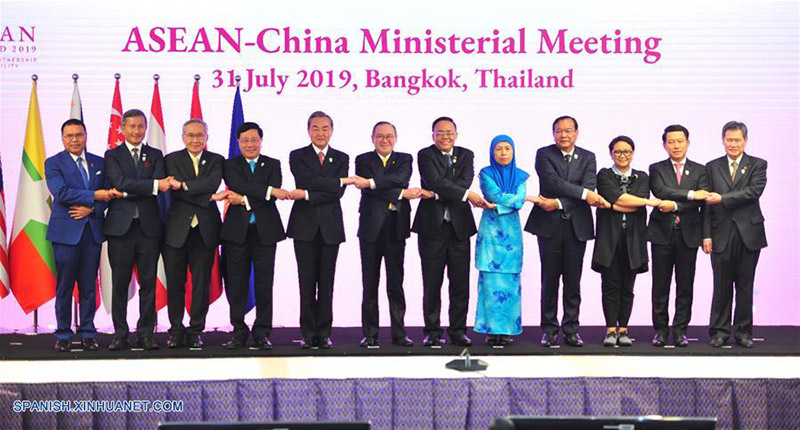 China y países de ASEAN acuerdan forjar lazos más estrechos