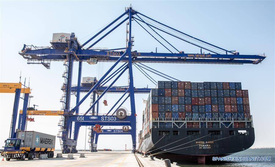 Inauguración de la nueva terminal de contenedores en el puerto de bahía de Walvis en Namibia