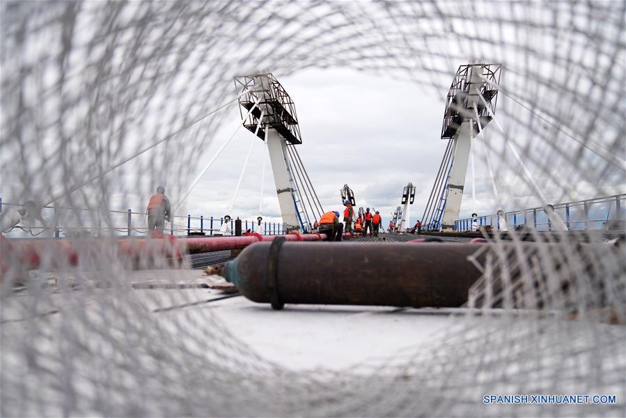 Puente de carretera conecta a China y Rusia a través del río Heilongjiang