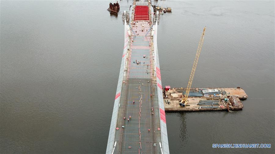 Puente de carretera conecta a China y Rusia a través del río Heilongjiang