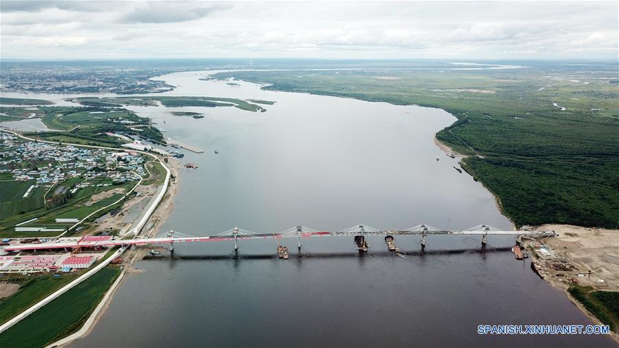 Puente de carretera conecta a China y Rusia a través del río Heilongjiang