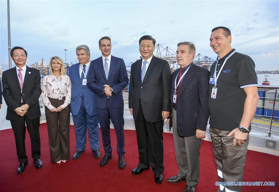 Xi y premier griego visitan puerto de El Pireo, elogian cooperación en Franja y Ruta