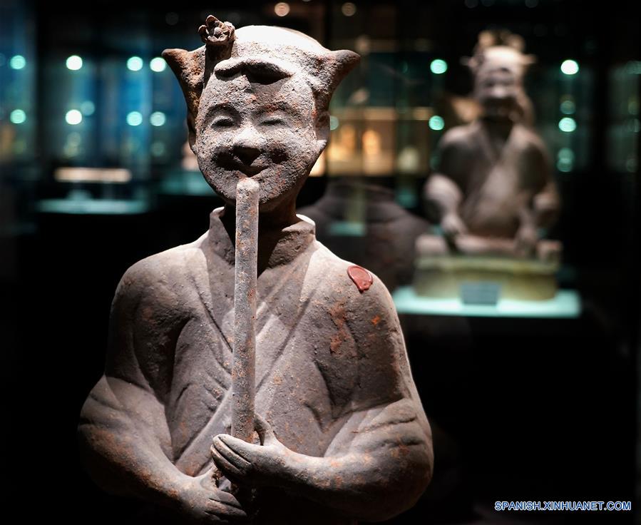 Exposición sobre música y danza a lo largo de antigua Ruta de la Seda en Zhengzhou