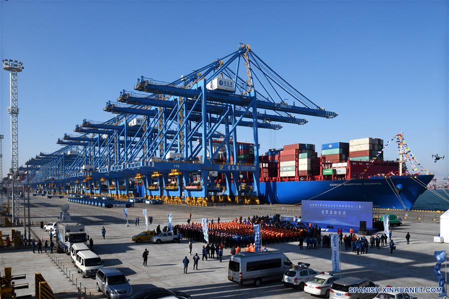 Muelle automático del puerto de Qingdao en Shandong