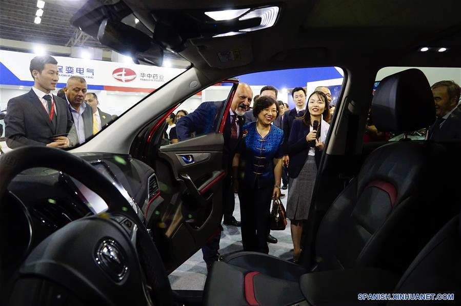 La inauguración de la VI Exposición Comercial de la República Popular China en El Salvador