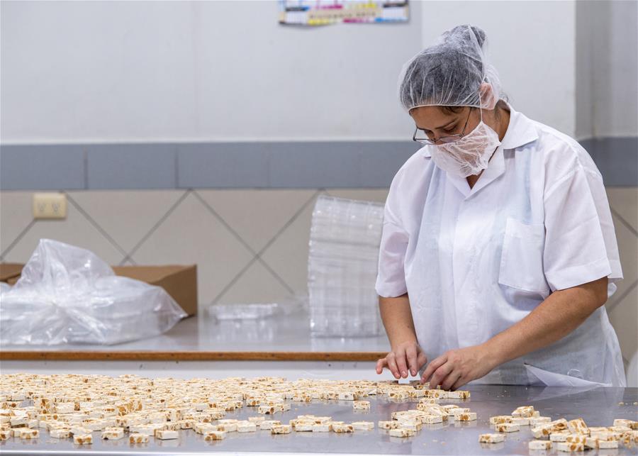 ESPECIAL: El turrón costarricense busca endulzar el mercado chino