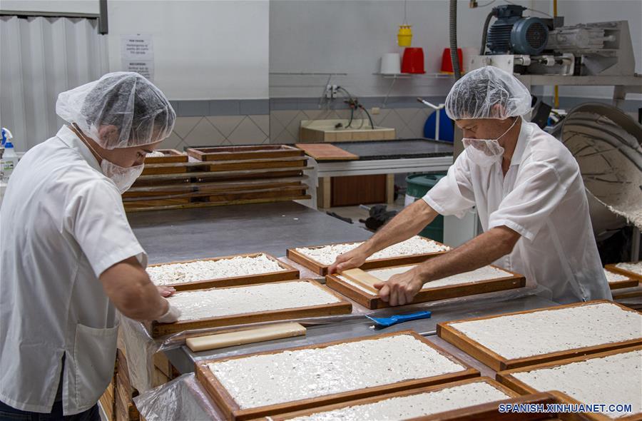 ESPECIAL: El turrón costarricense busca endulzar el mercado chino