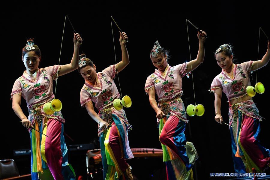 ESPECIAL: Danza, música y acrobacias se mezclan para celebrar el Año Nuevo Lunar chino en Chile