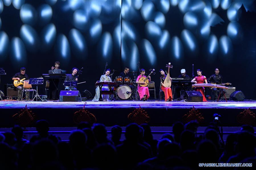 ESPECIAL: Danza, música y acrobacias se mezclan para celebrar el Año Nuevo Lunar chino en Chile