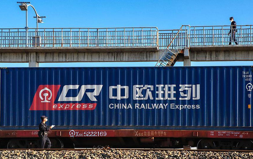 Tren de carga China-Europa transporta suministros antiepidémicos a Polonia