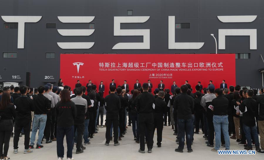 Primer cargamento de sedanes Tesla hechos en China llega a puerto belga de Zeebrugge