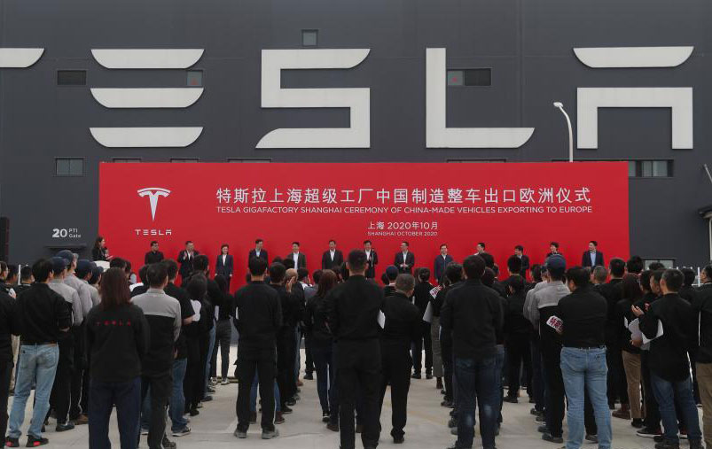 Primer cargamento de sedanes Tesla hechos en China llega a puerto belga de Zeebrugge