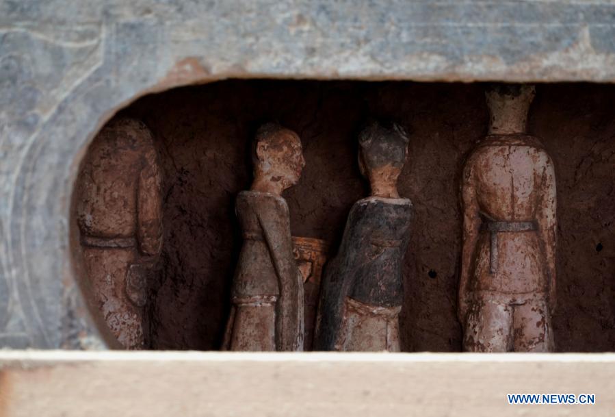 Tumba de 1.400 años con camas de mármol revelan intercambios religiosos a lo largo de la Ruta de la Seda