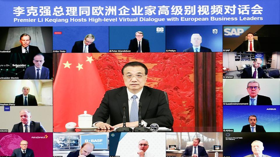 Premier chino preside diálogo virtual de alto nivel con líderes de negocios europeos